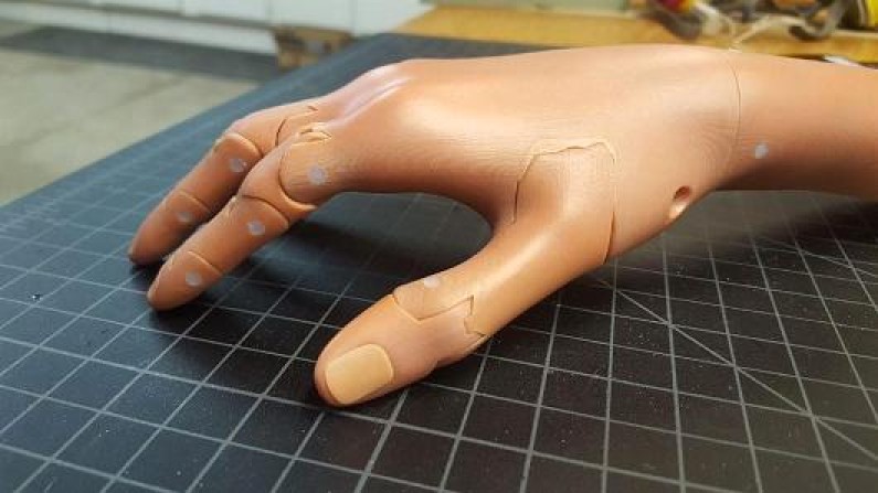 Stratasys Pros Hand